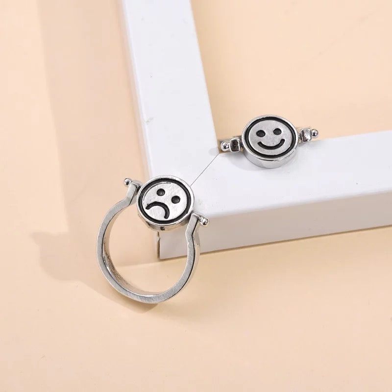 Reversible Smiley Happy and Sad Face Rotatable Rings for Women and Men Simple Anti-Stress Fidget Jewelry Gift